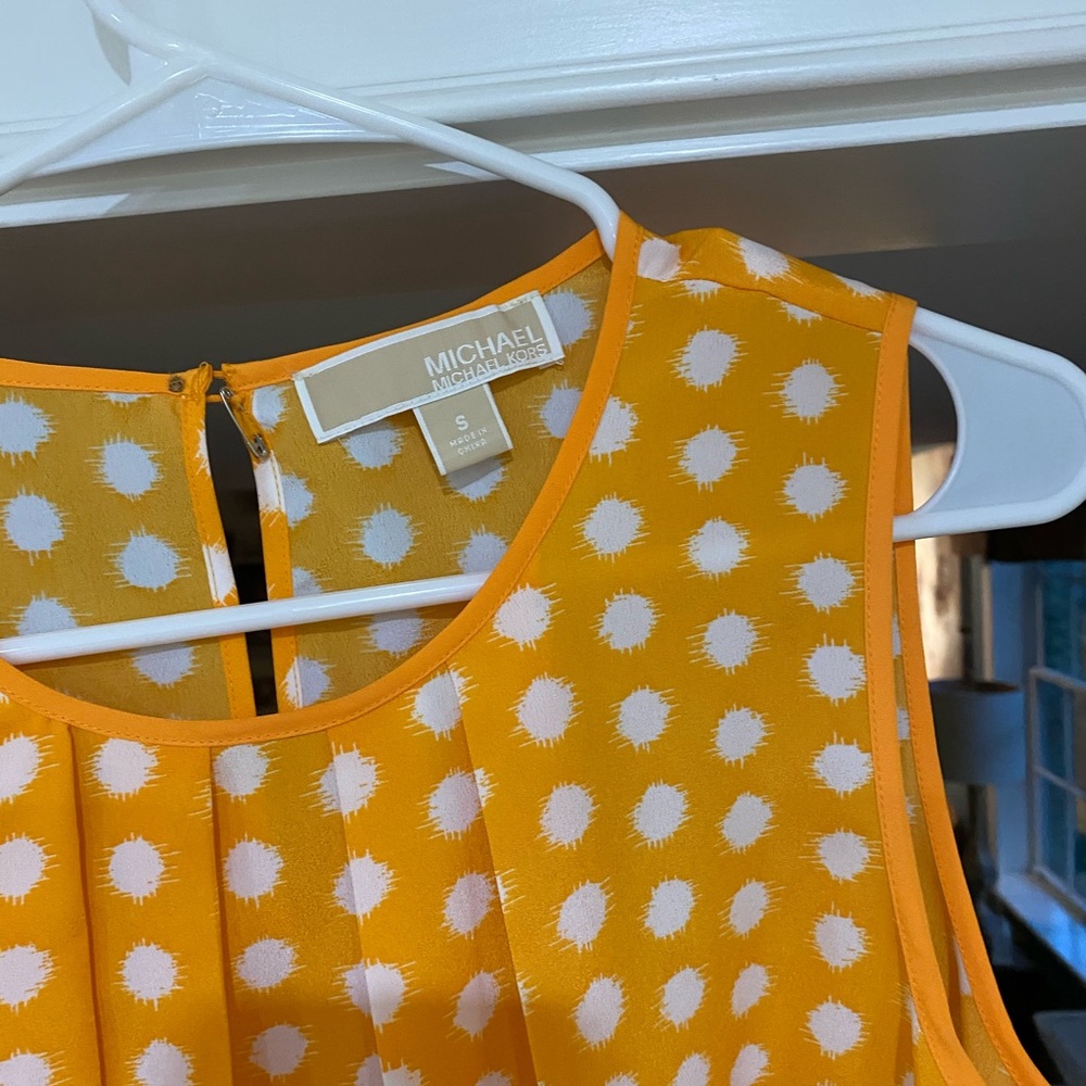 Beautiful orange & white Michael Kors blouse, S